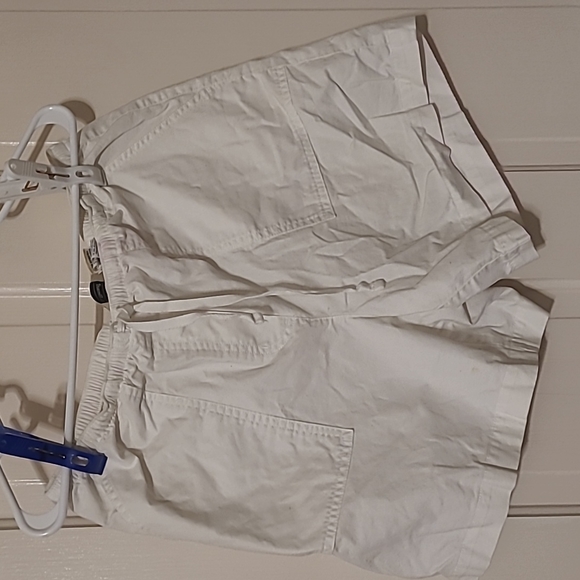 White L.L. Bean Shorts. Medium - Picture 1 of 4